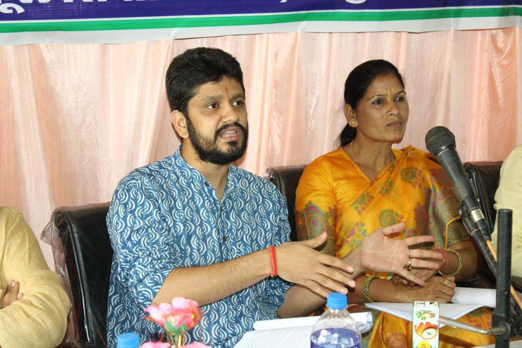 आदित्येश्वर की पहल पर पहली बार जिपं से बाहर मैनपाट में हुई शिक्षा स्थायी समिति की बैठक