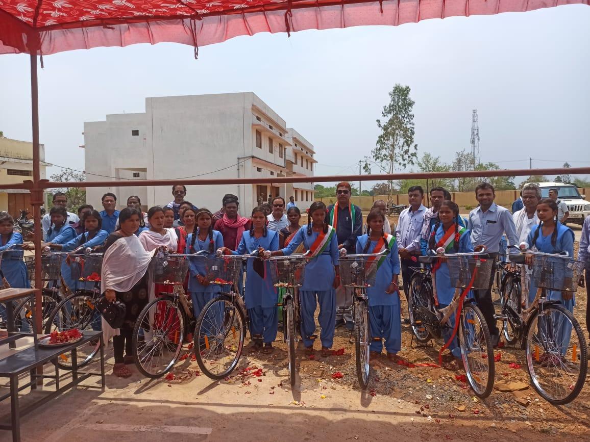 बेटियों की शिक्षा के लिए राह हुई आसान-चंदन