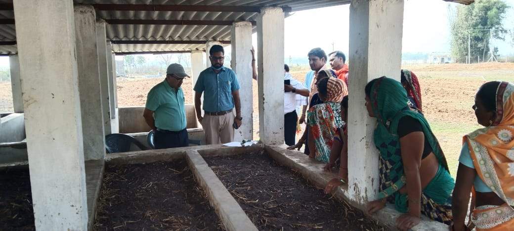 गौठान को मल्टी एक्टिविटी सेंटर के रूप में विकसित करने के निर्देश