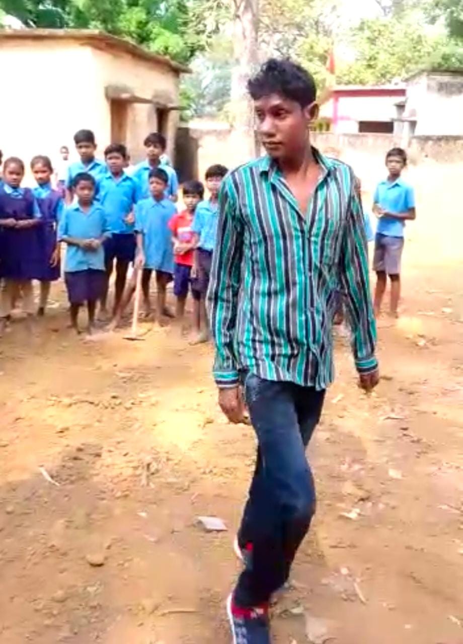 नशे में शिक्षक आता है स्कूल, शिकायत के बाद भी कार्रवाई नहीं