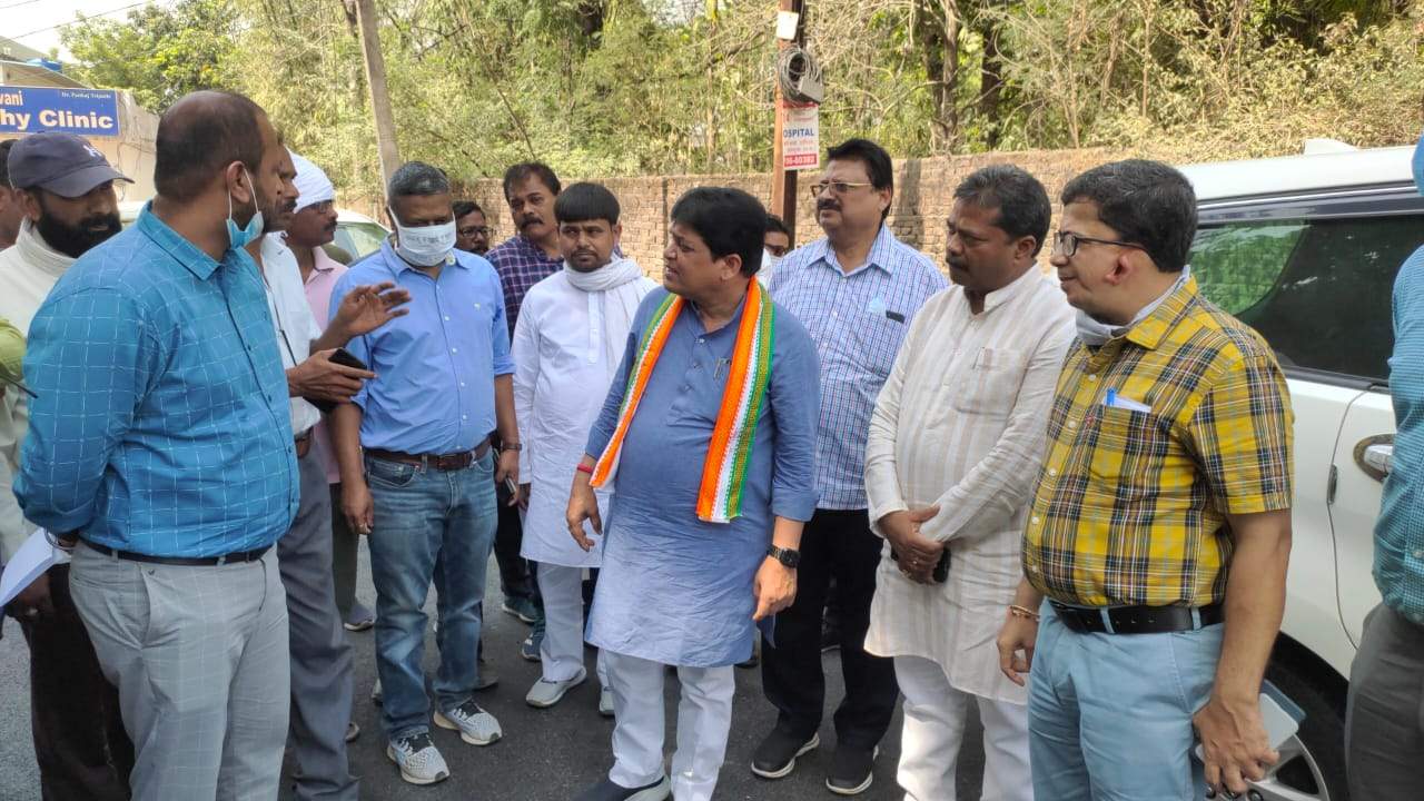 मुख्यमंत्री के दौरे के पहले प्रभारी मंत्री ने सरगुजा में चल रहे विकास कार्यों का किया निरीक्षण