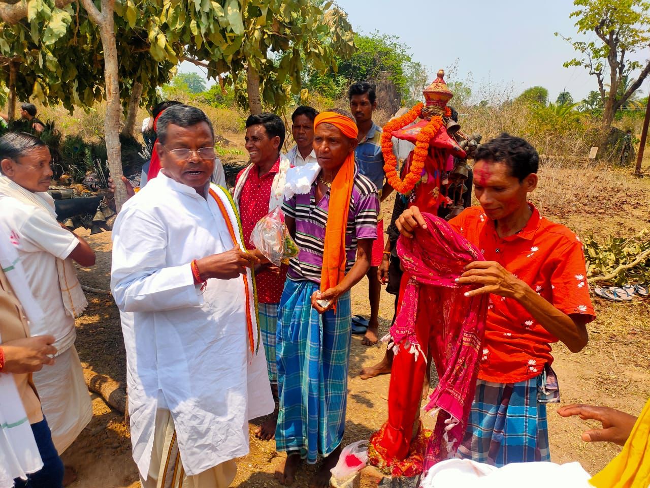 लखमा और मंडावी पहुंचे भैरमबाबा के दरबार