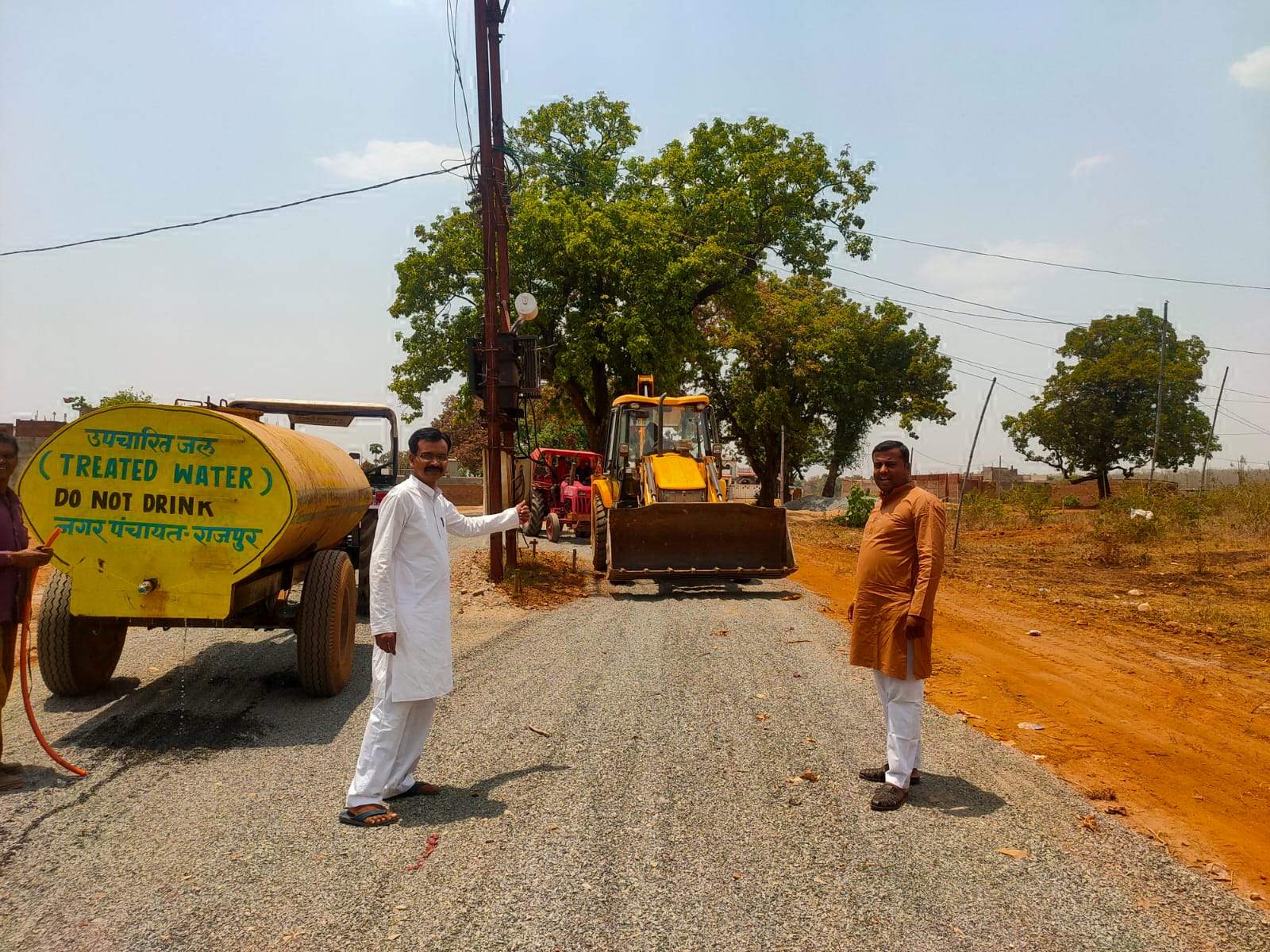 अस्थाई सडक़ निर्माण को ले पार्षद ने जताई आपत्ति, स्थाई सडक़ की मांग