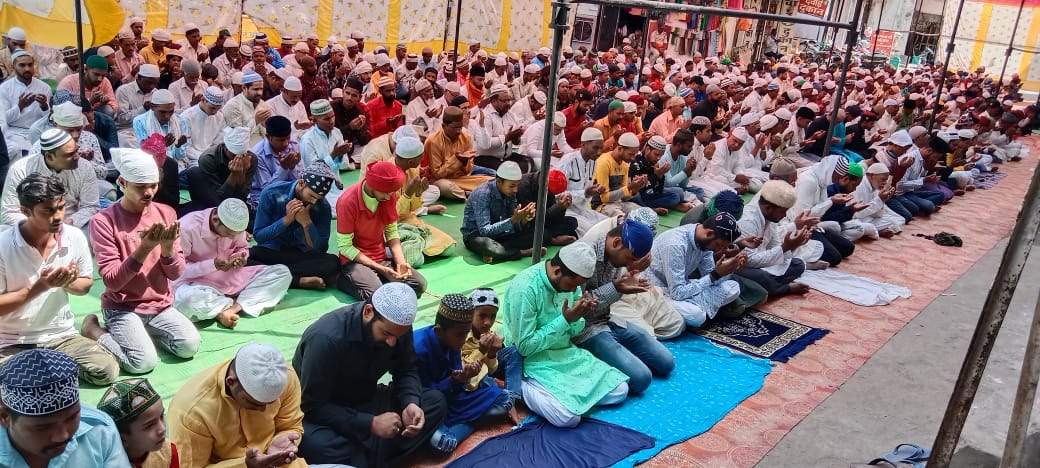 अदा हुई अलविदा जुमे की नमाज