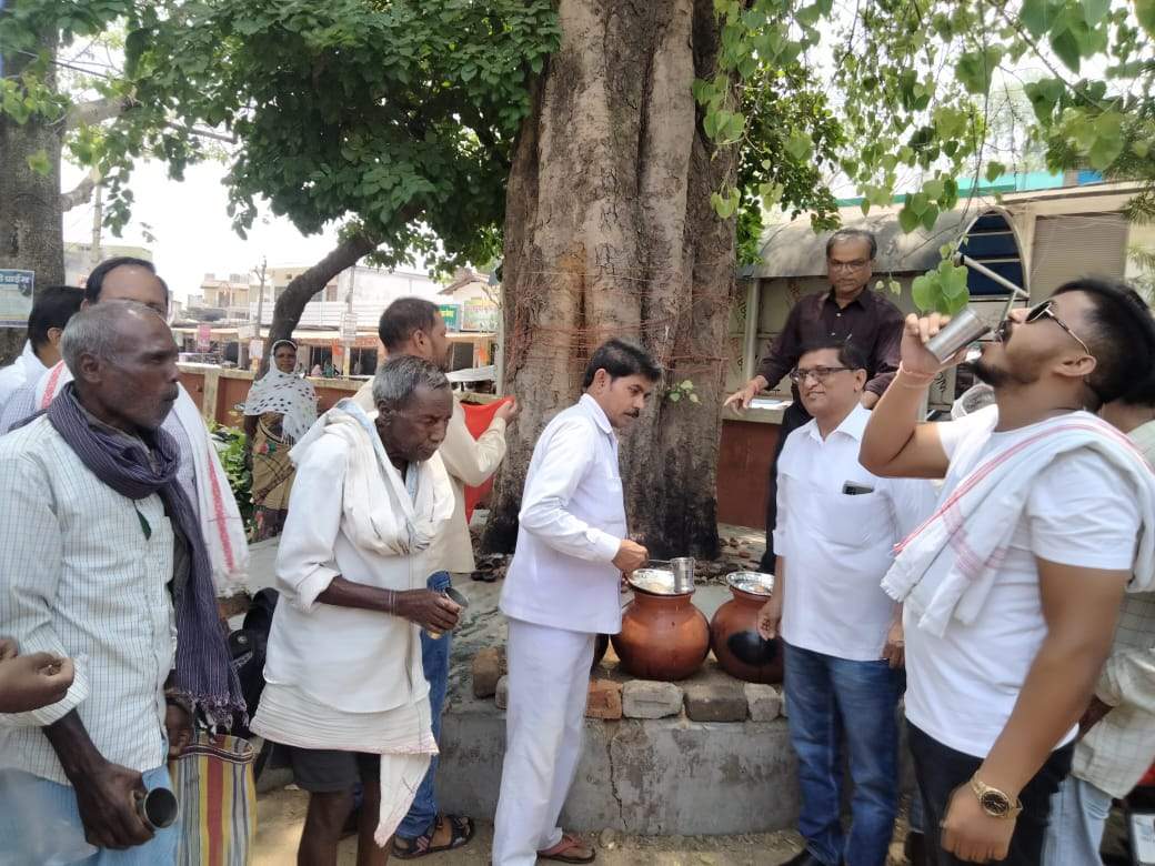 तहसील मुख्यालयों में की गई प्याऊ की व्यवस्था