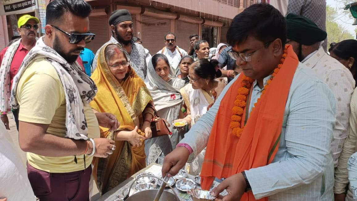 डॉ. विनय ने जन्मदिन पर की भोले बाबा की पूजा-अर्चना, सुख-समृद्धि व खुशहाली की कामना डॉ. विनय ने जन्मदिन पर की भोले बाबा की पूजा-अर्चना, सुख-समृद्धि व खुशहाली की कामना