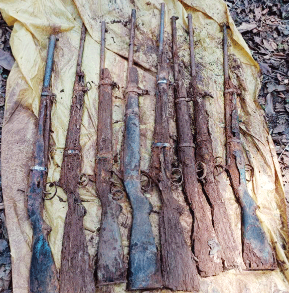 कैंप-पुलिस पार्टी पर हमले में शामिल नक्सल आरोपी गिरफ्तार, हथियार बरामद