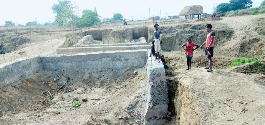 गिरवानी नाला पुलिया निर्माण में मजदूरों का भुगतान नहीं