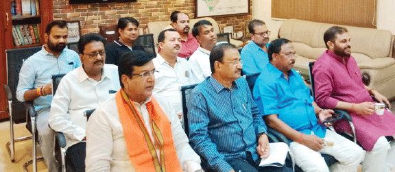 सांसद नेताम ने कलेक्टर से मुलाकात कर परसा कोल खदान के आंदोलनकारियों का रखा पक्ष