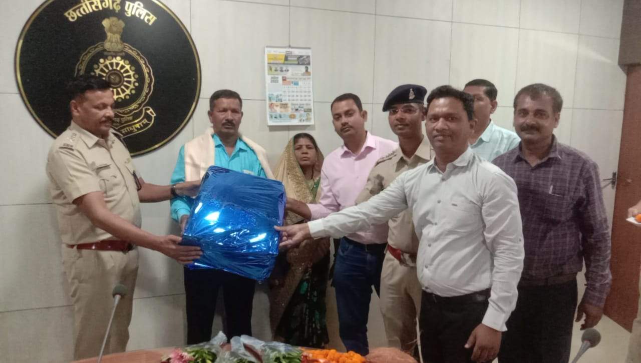 चौरे को सेवानिवृत्त होने पर दी गई भावपूर्ण विदाई