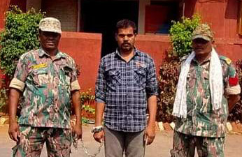 गांजा छोडक़र फरार हुए आरोपी में एक गिरफ्तार