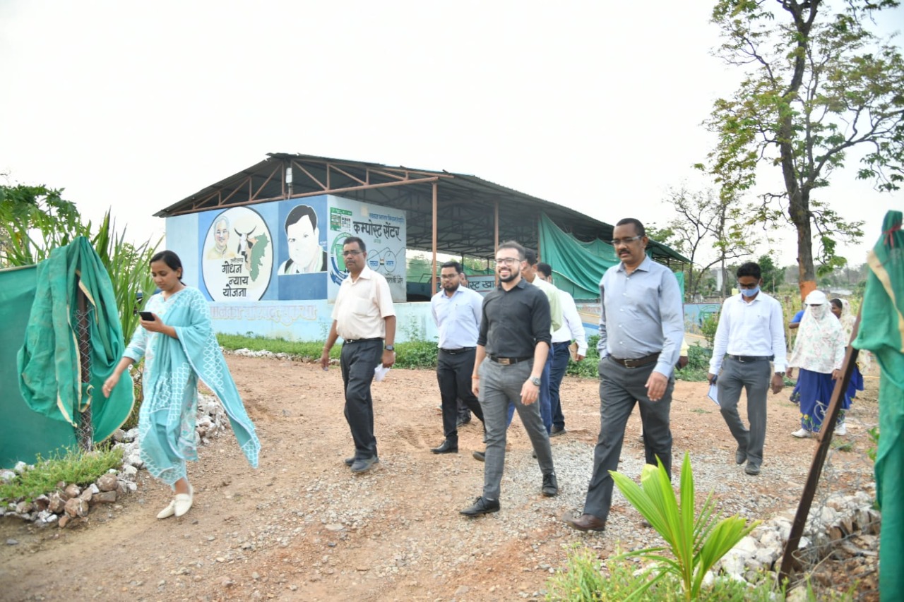 कमिश्नर ने किया सुकमा के रामाराम गौठान और जेलबाड़ी अर्बन गौठान का निरीक्षण