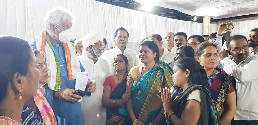 धमतरी में दुखद स्थिति कि वर्षों पुराने भवन में चल रहा अस्पताल, ट्रामा यूनिट खोलने पर विचार चल रहा है-सिंहदेव