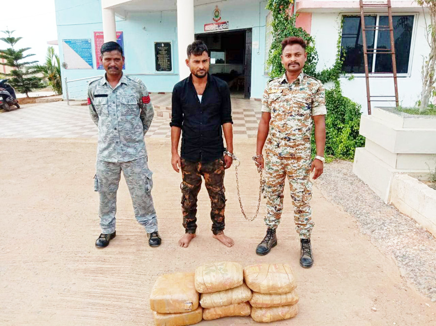 बस से गाँजा तस्करी, यूपी का आरोपी गिरफ्तार