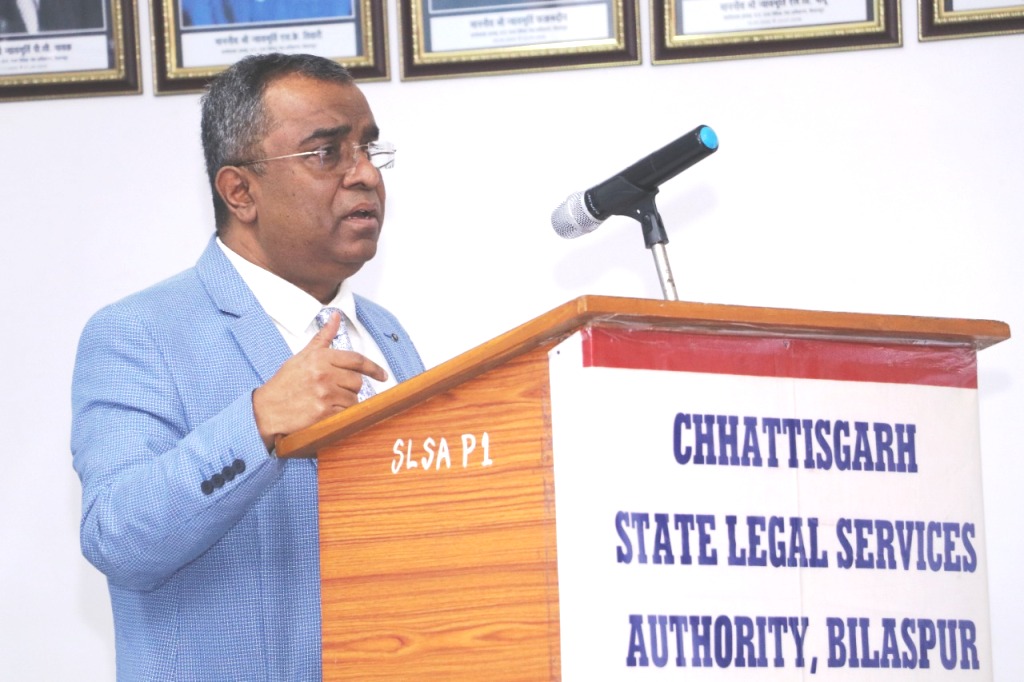 जरूरतमंदों की कानूनी मदद कीजिए, हम साथ चलेंगे-आपको आत्मसंतोष मिलेगा-जस्टिस भादुड़ी