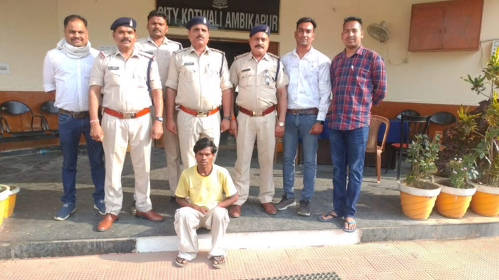 लेन-देन के कारण महिला की हत्या कर शव को निर्माणाधीन मकान में दफनाया, बंदी