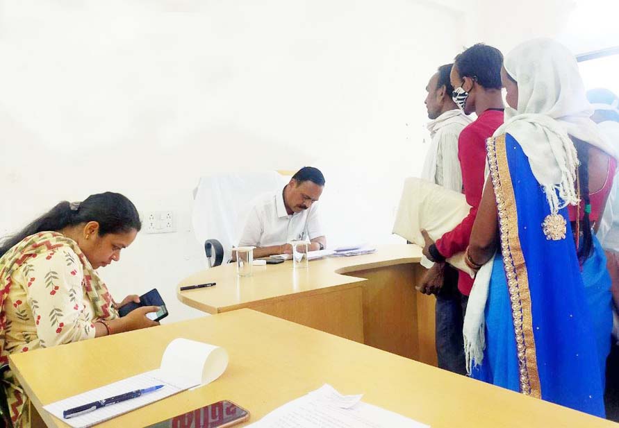 जनचौपाल में मिले 50 आवेदन जनचौपाल में मिले 50 आवेदन
