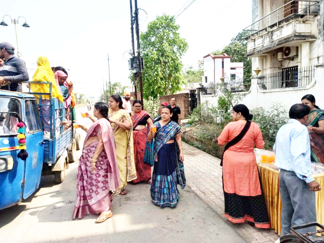 शीतल पेय रसना का वितरण शीतल पेय रसना का वितरण