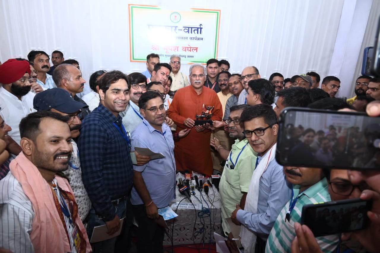 सीएम से विभिन्न वर्ग एवं समुदाय के प्रतिनिधिमंडलों ने की मुलाकात