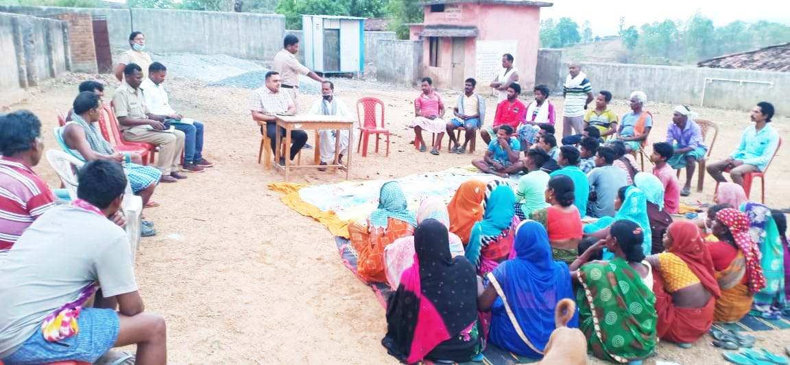 पुलिस जन चौपाल: टोनही प्रताडऩा को लेकर मिली शिकायत, एक गिरफ्तार, एक फरार पुलिस जन चौपाल: टोनही प्रताडऩा को लेकर मिली शिकायत, एक गिरफ्तार, एक फरार