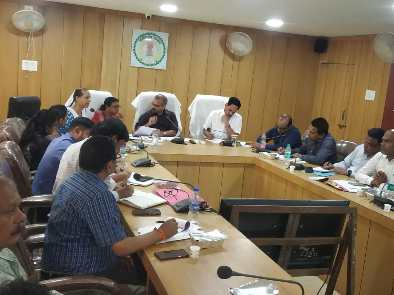तत्काल निपटाएं लंबित प्रकरण, सीएम कर रहे है दौरा, पूरी तरह रहे तैयार- कलेक्टर