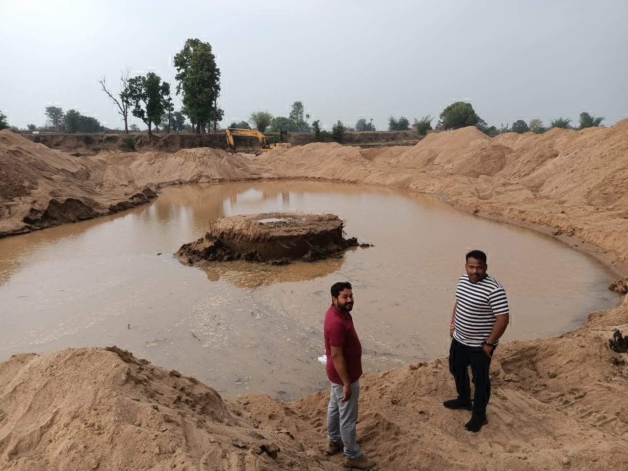 पेयजल की समस्या से निजात दिलाने विशाल डबरी का निर्माण