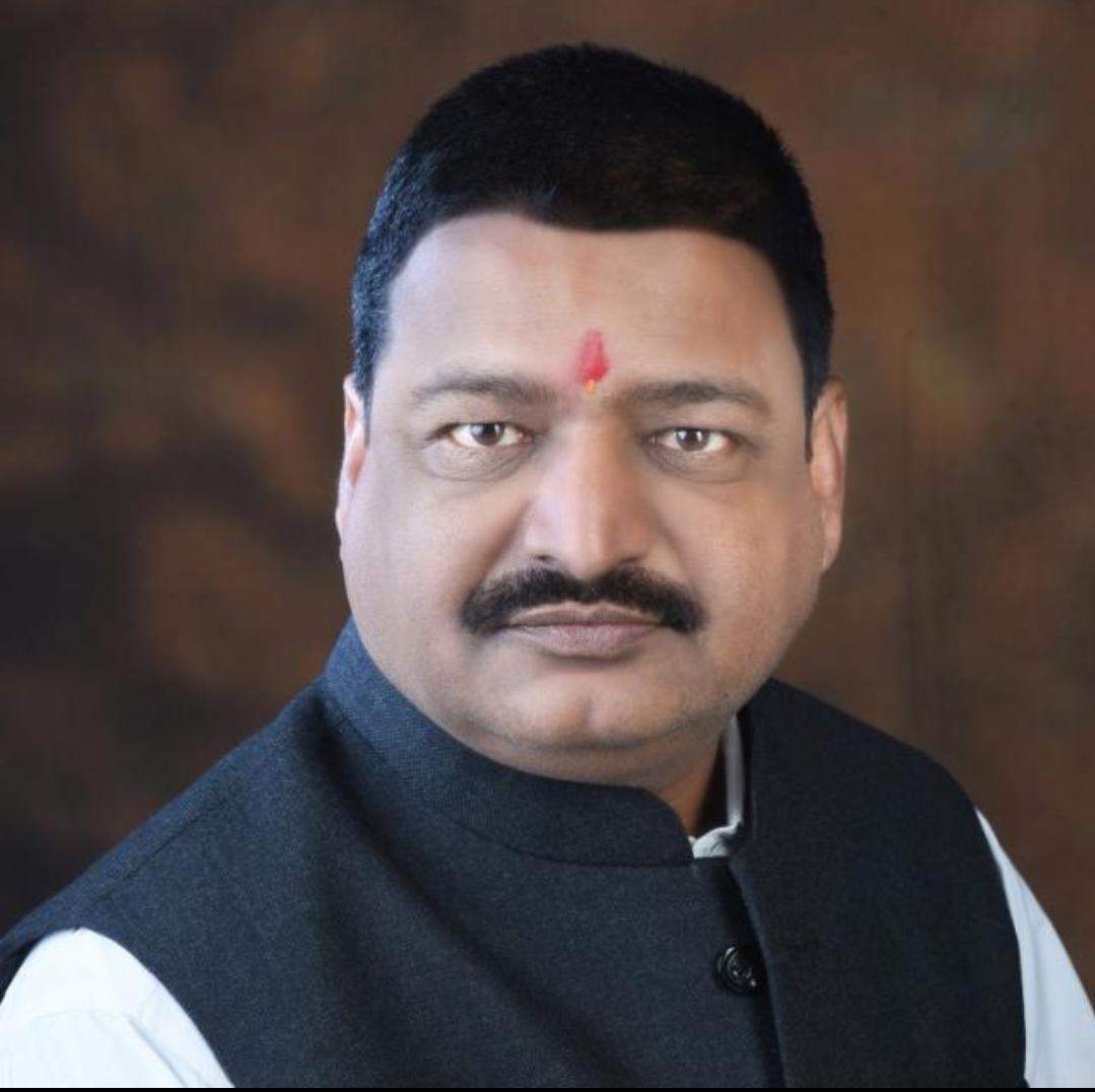 मांगों को ले कांग्रेस सहकारिता प्रकोष्ठ के प्रदेशाध्यक्ष ने सीएम को सौंपा ज्ञापन