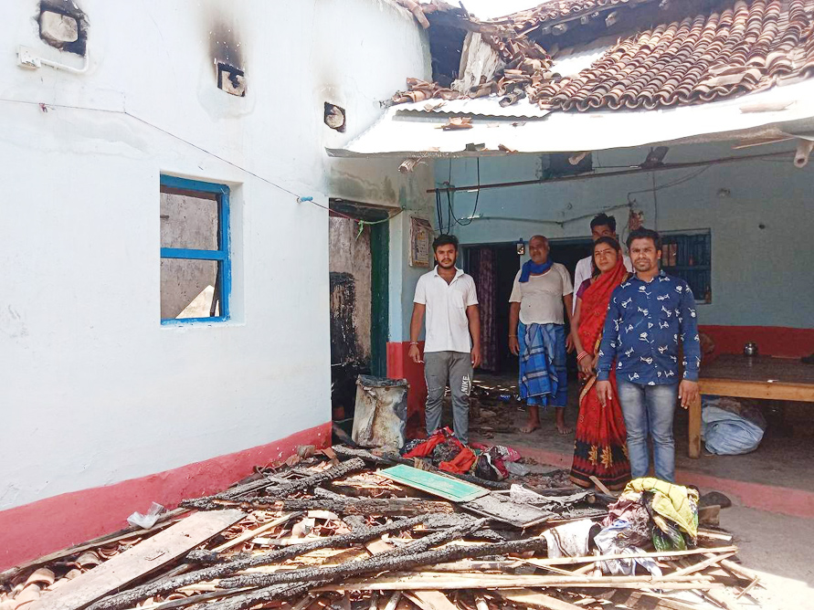 शॉर्ट सर्किट से लगी घर में आग, 3 लाख नकद सहित 9 लाख का सामान जला