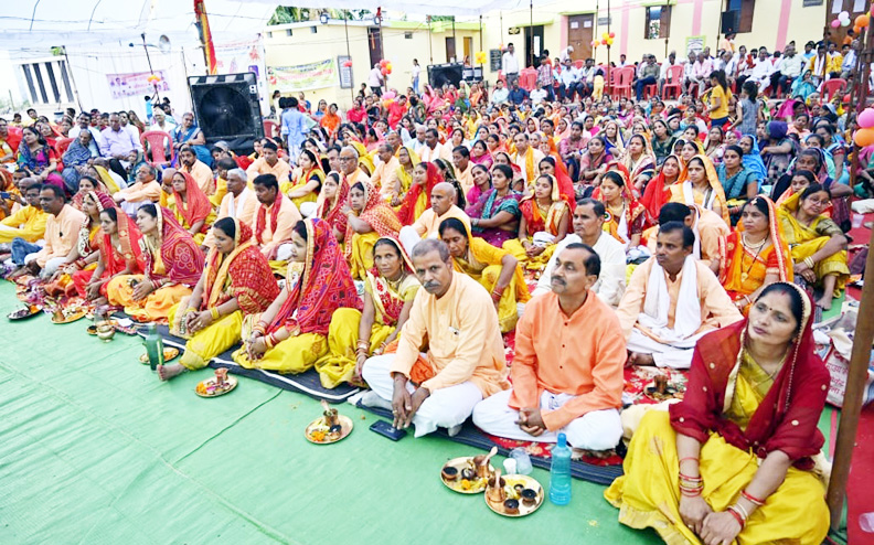 भागवत कथा, श्री कृष्ण जन्मोत्सव में उमड़ी भीड़ भागवत कथा, श्री कृष्ण जन्मोत्सव में उमड़ी भीड़