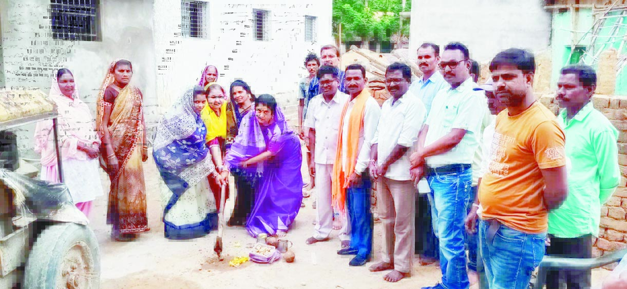 पार्षद पूनम वार्ड में दे रही विकास कार्यों को गति