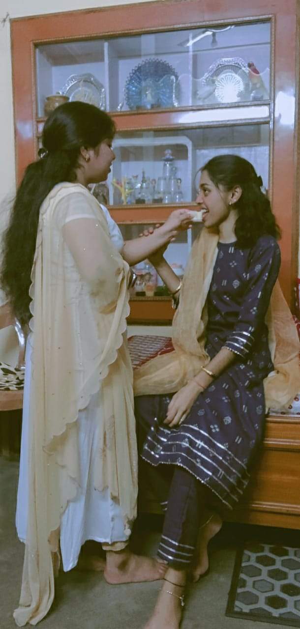 12वीं में सामिया स्कूल में अव्वल