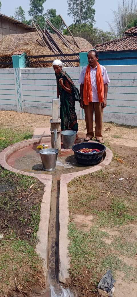 हैंडपंपों की मरम्मत, दूर हुई पानी की समस्या