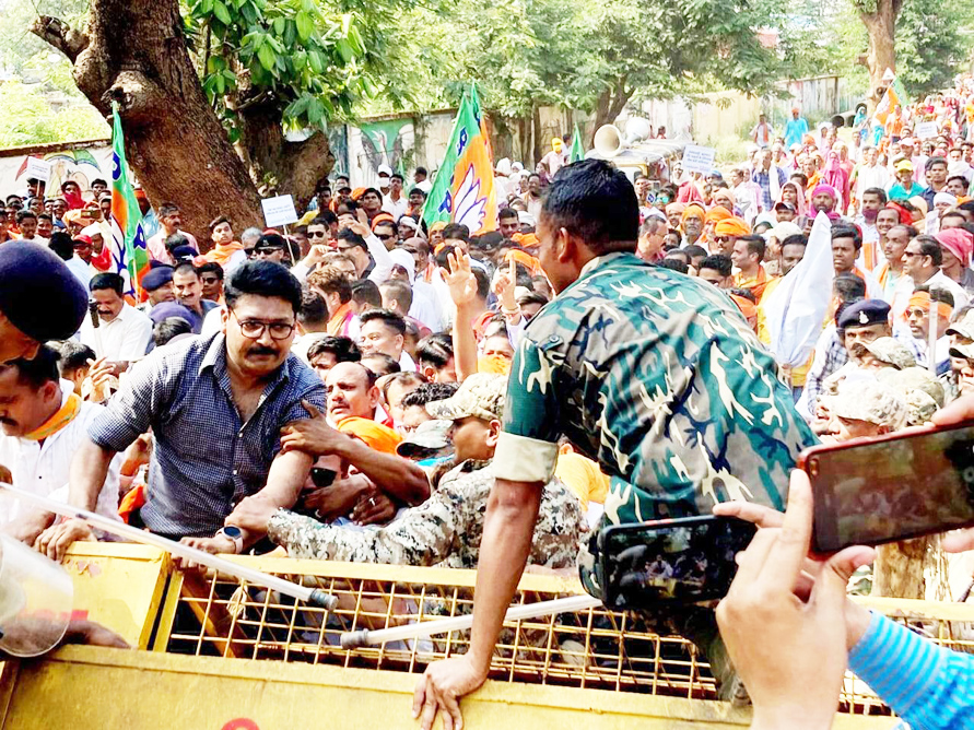 जेल भरो आंदोलन, भाजपाइयों के साथ पुलिस की झूमा-झटकी,  दी गिरफ्तारियां, रिहाई