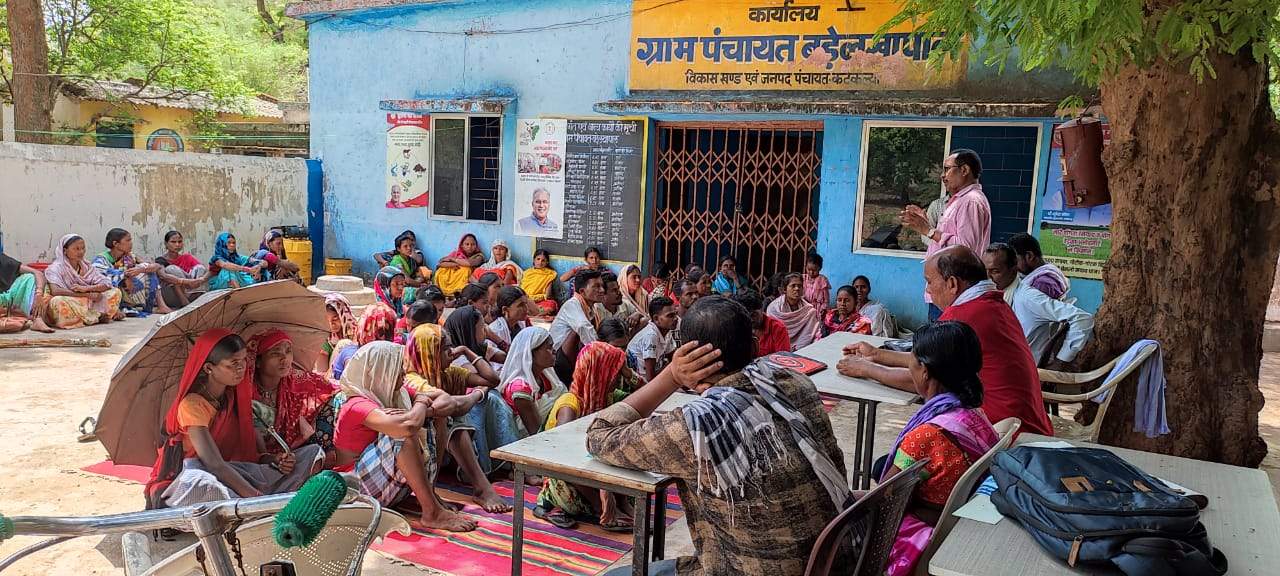 ग्रामीण सचिवालय में समस्याओं का हो रहा निराकरण