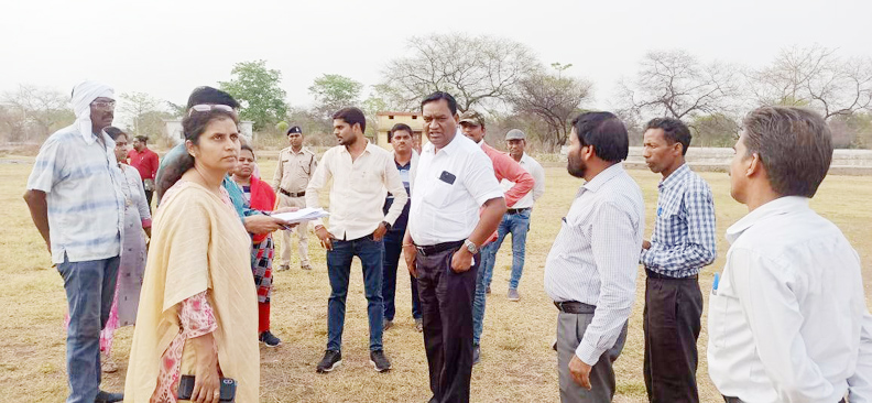 कलेक्टर ने अस्पताल में भर्ती मरीजों से जाना हालचाल कलेक्टर ने अस्पताल में भर्ती मरीजों से जाना हालचाल