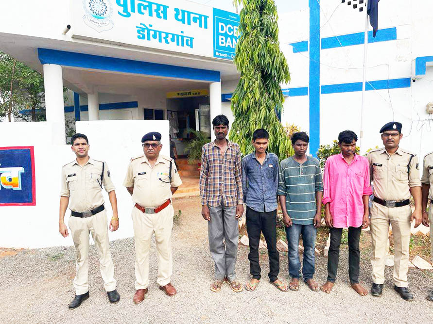 चोरी की नीयत से घूमते 4 पकड़ाए चोरी की नीयत से घूमते 4 पकड़ाए