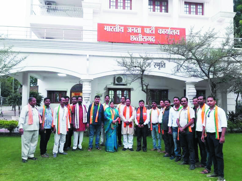 पूर्व जिपं सदस्य अरविंद भाजपा में शामिल पूर्व जिपं सदस्य अरविंद भाजपा में शामिल