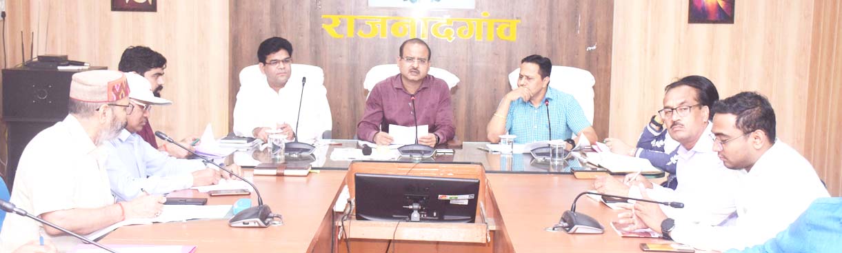 गोबर खरीदी में असंतोषजनक प्रगति होने पर सचिव व कृषि अफसरों पर होगी सख्त कार्रवाई