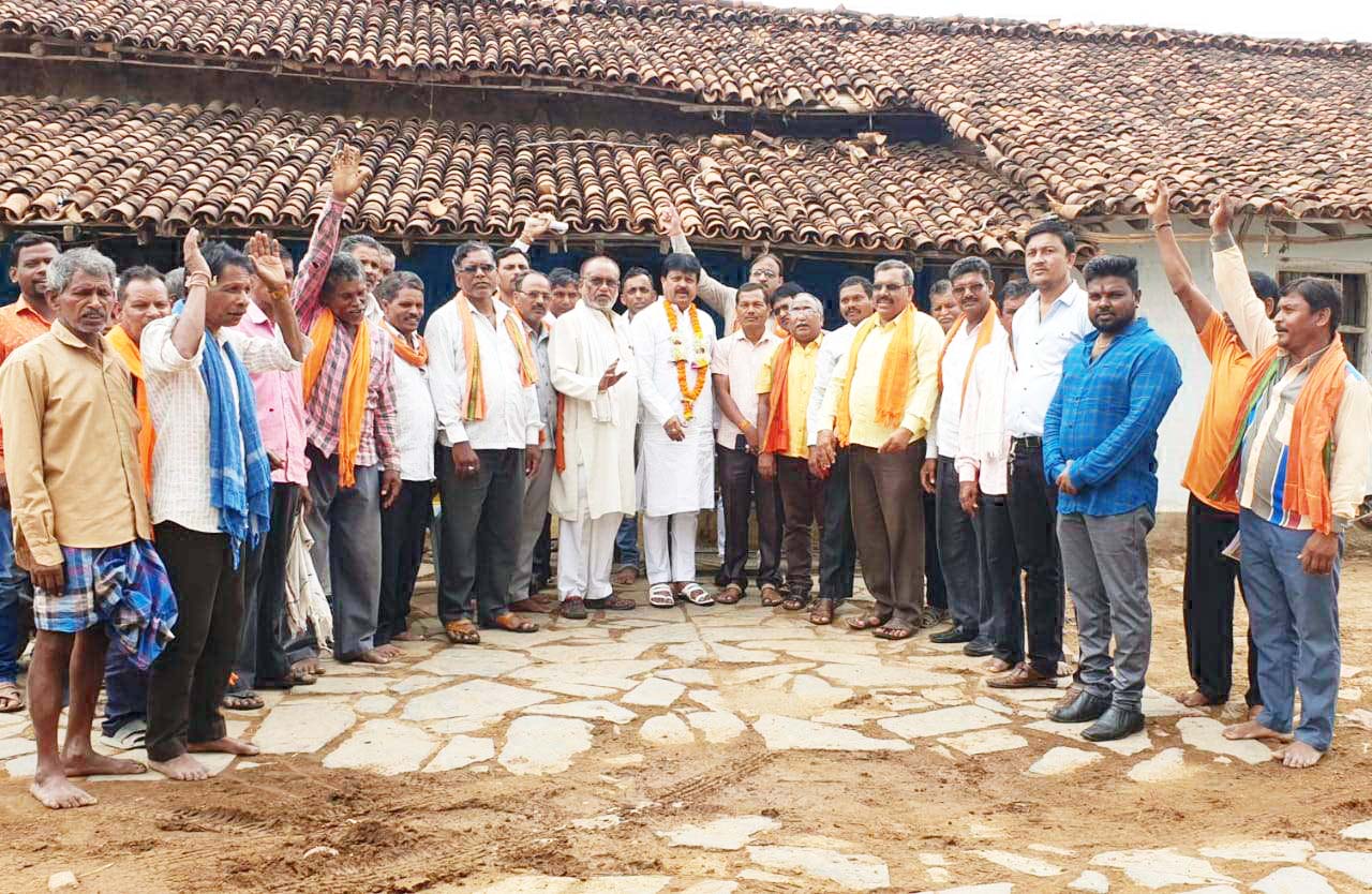 भाजपा संगठन प्रभारी ने विस्तारकों-बूथ अध्यक्षों को दिया संगठन का मंत्र भाजपा संगठन प्रभारी ने विस्तारकों-बूथ अध्यक्षों को दिया संगठन का मंत्र