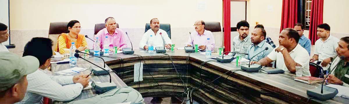 हर हाल में हर वर्ग तक पहुंचे सरकार की योजनाओं का लाभ - कमरो