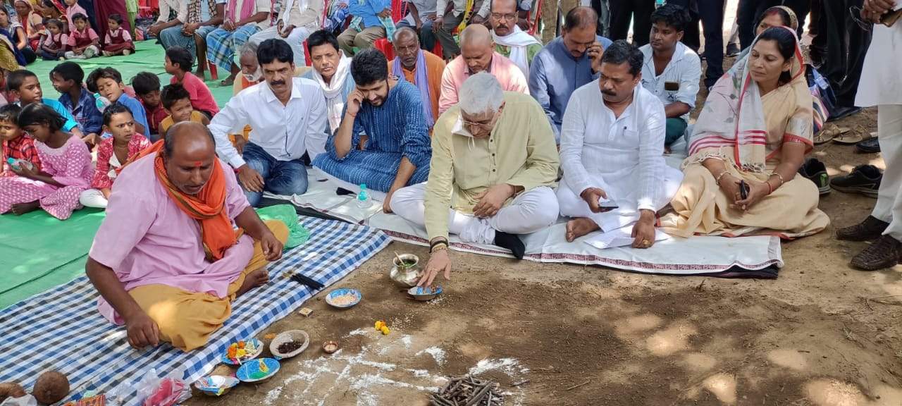 गुणवत्तापूर्ण और समय-सीमा में पूरा हो सडक़ निर्माण- सिंहदेव