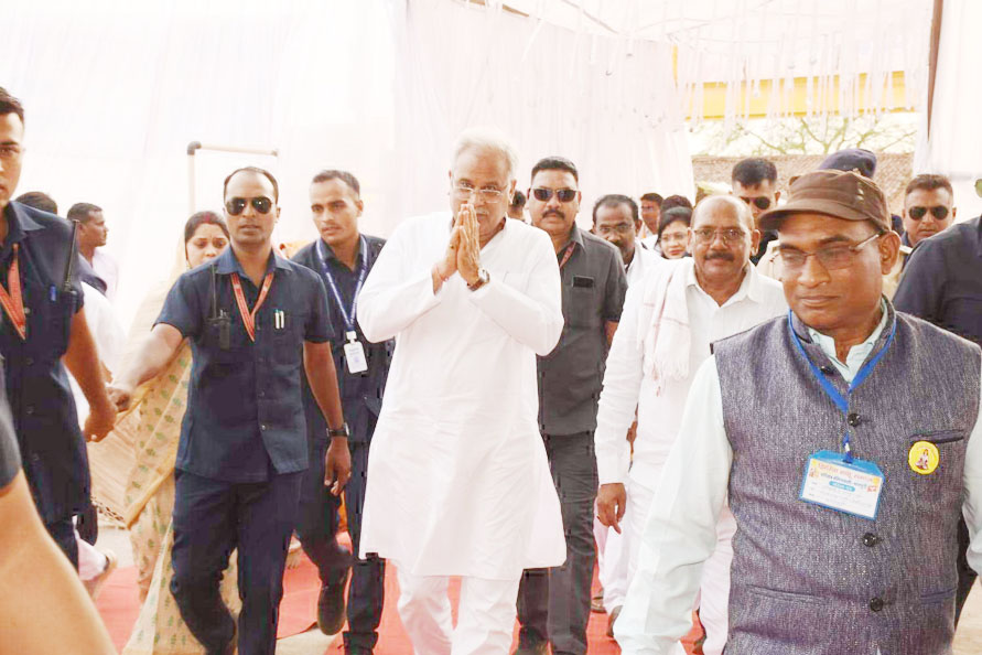 मां तेलीनसत्ती की पूजा कर सीएम ने मांगी प्रदेश की खुशहाली