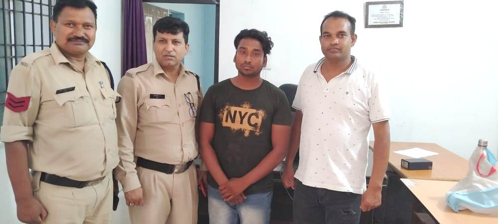 नाबालिग से रेप, अपहरण का आरोपी वाराणसी से गिरफ्तार