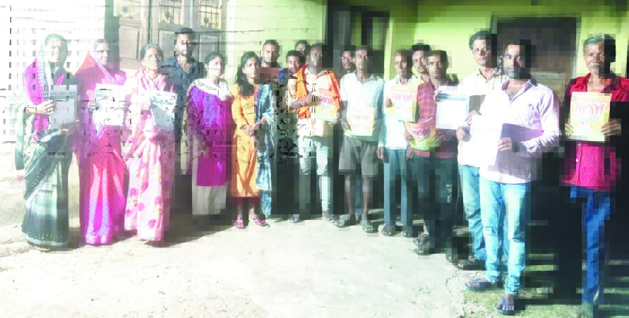 घर-घर बताई केन्द्र सरकार की उपलब्धियां घर-घर बताई केन्द्र सरकार की उपलब्धियां