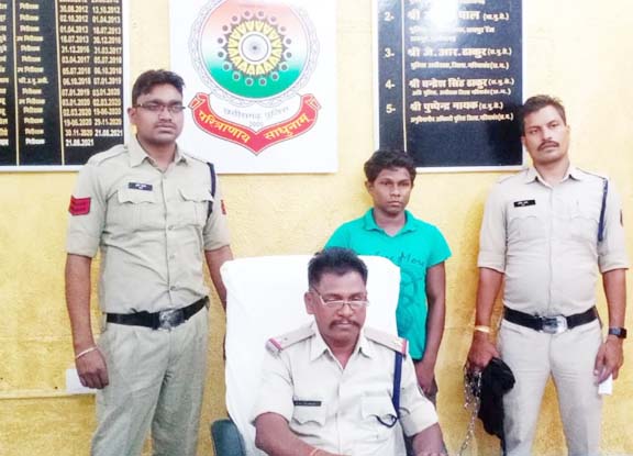नौकरी लगाने के नाम पर ठगी, 11 माह बाद बंदी नौकरी लगाने के नाम पर ठगी, 11 माह बाद बंदी