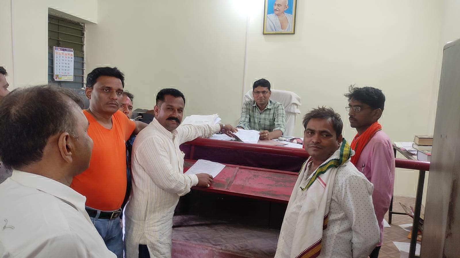 दो माह से रेडी टू ईट का वितरण नहीं, ज्ञापन सौंपा