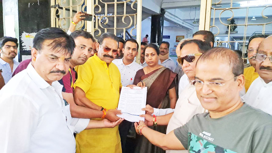 धर्म गुरूओं पर टिप्पणी की निंदा धर्म गुरूओं पर टिप्पणी की निंदा