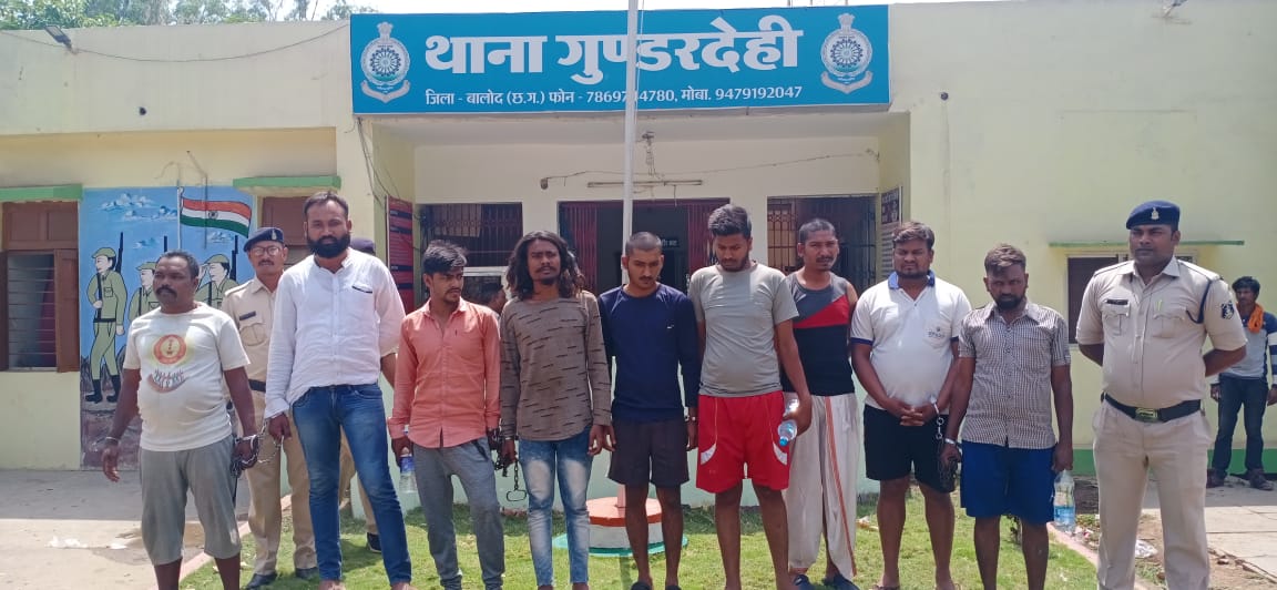 गुंडरदेही में व्यापारियों पर हमला, 9 गिरफ्तार गुंडरदेही में व्यापारियों पर हमला, 9 गिरफ्तार
