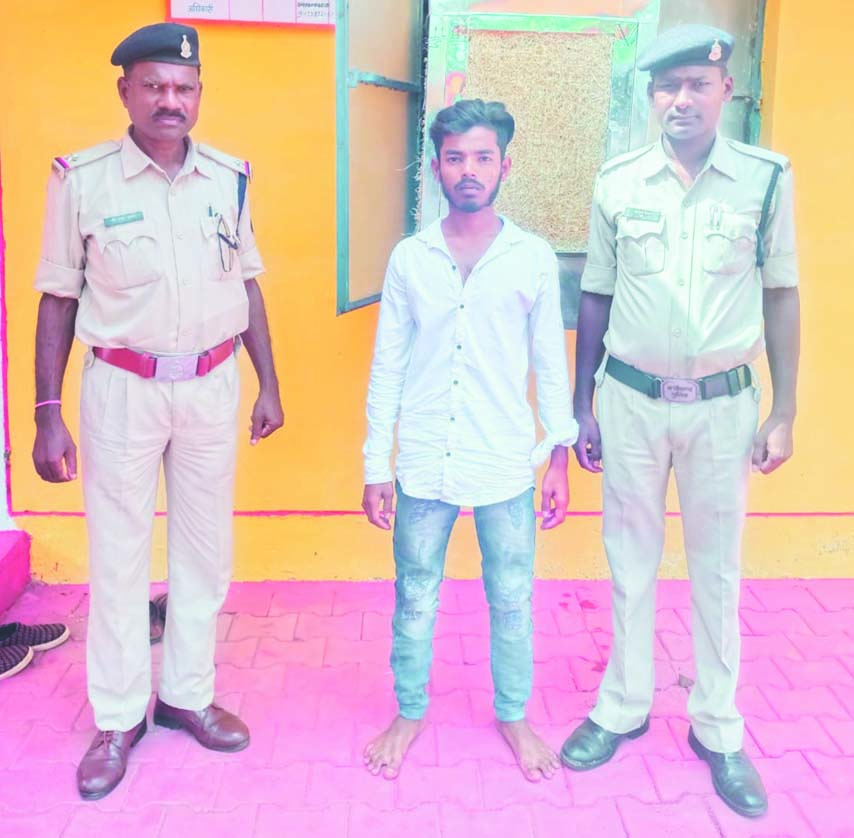 चाकू दिखाकर लूट, एक गिरफ्तार, दो की तलाश जारी चाकू दिखाकर लूट, एक गिरफ्तार, दो की तलाश जारी