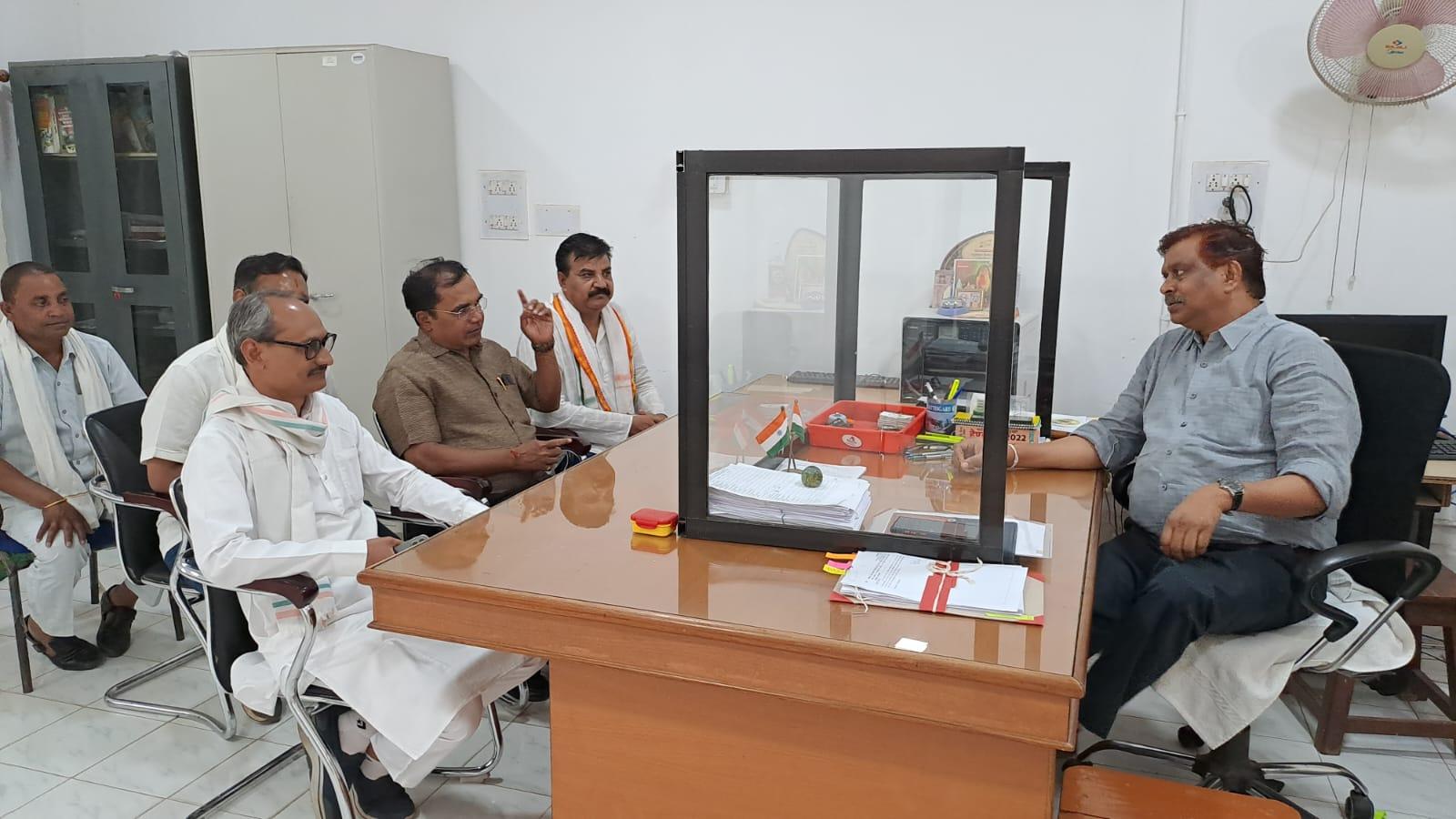 देश के किसाानों, युवाओं व मजदूरों के हित में नीति लागू करने की मांग देश के किसाानों, युवाओं व मजदूरों के हित में नीति लागू करने की मांग